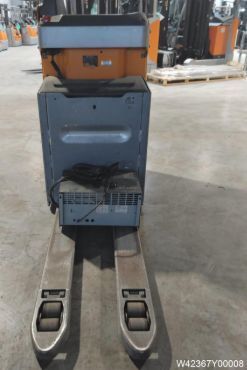 Použit&aacute; manipulačn&aacute; technika Still SXH20 &mdash; Booster Lift