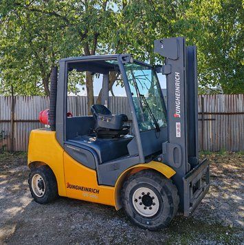Used material handling equipment Jungheinrich TFG 545s 4.5t/ 1925mh &mdash; Booster Lift