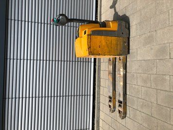Used material handling equipment Jungheinrich EJE R 220 R (Rampenfunktion) &mdash; Booster Lift