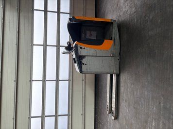 Used material handling equipment Still EXU-S22 &mdash; Booster Lift