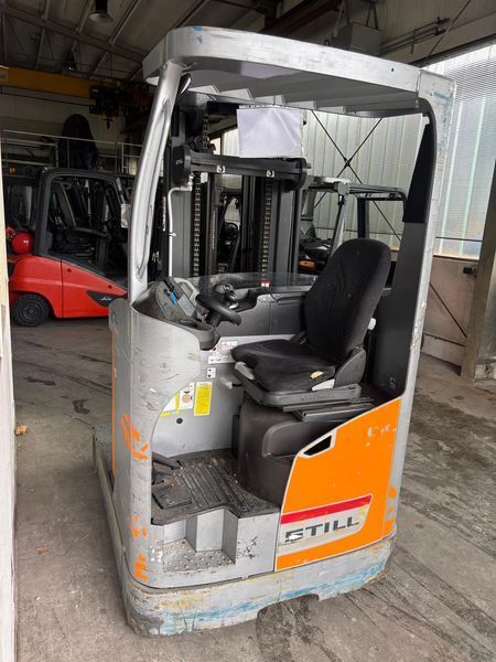 Used material handling equipment Still FM-X10 &mdash; Booster Lift