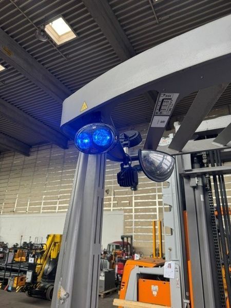 Použit&aacute; manipulačn&aacute; technika Jungheinrich ETV C16 &mdash; Booster Lift