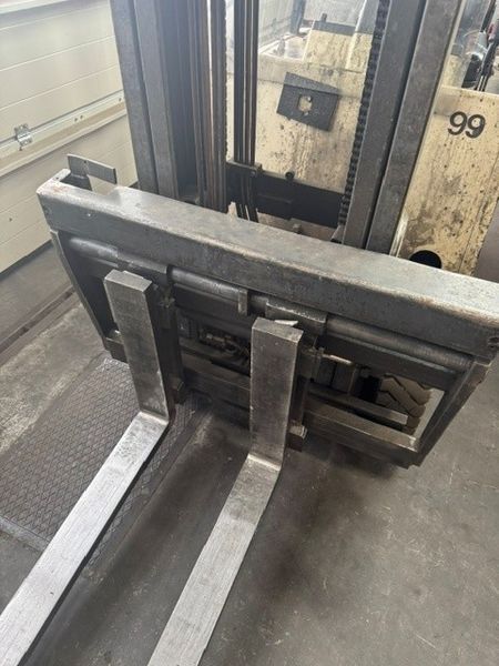 Použit&aacute; manipulačn&aacute; technika Nissan N01L18U &mdash; Booster Lift