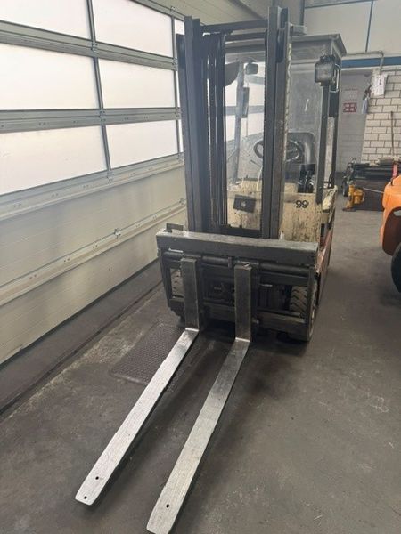 Použit&aacute; manipulačn&aacute; technika Nissan N01L18U &mdash; Booster Lift