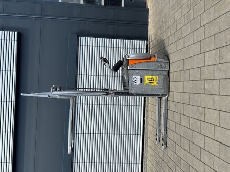 Used material handling equipment Still EXDSF20 &mdash; Booster Lift