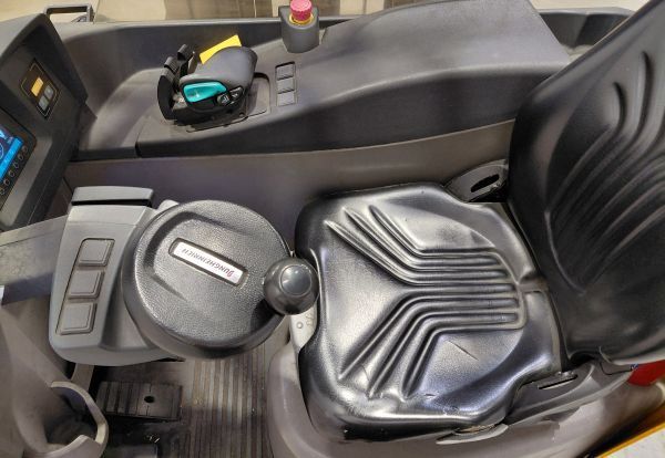Použit&aacute; manipulačn&aacute; technika Jungheinrich ETV C16 &mdash; Booster Lift