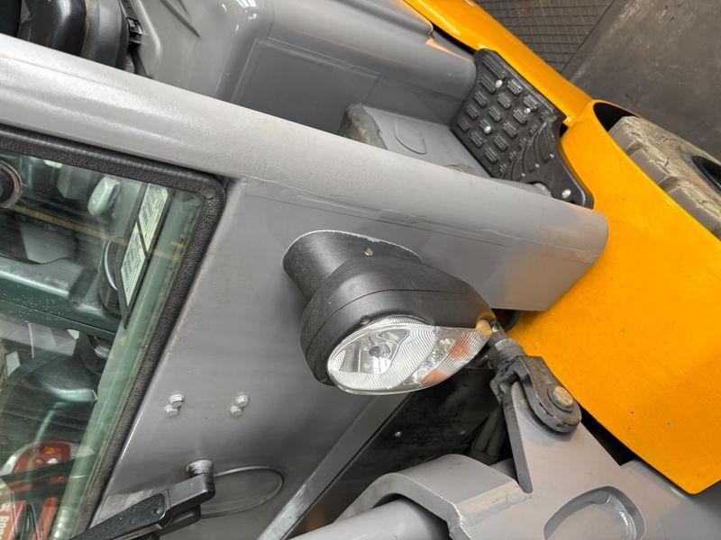 Použit&aacute; manipulačn&aacute; technika Jungheinrich EFG S 30- 650 DZ &mdash; Booster Lift