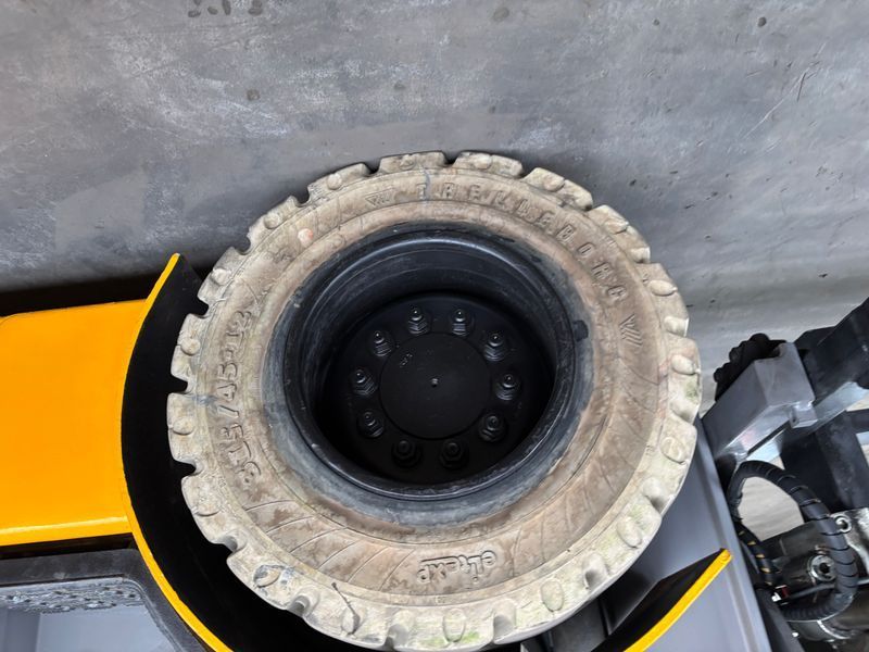 Použit&aacute; manipulačn&aacute; technika Jungheinrich EFG S 30- 650 DZ &mdash; Booster Lift