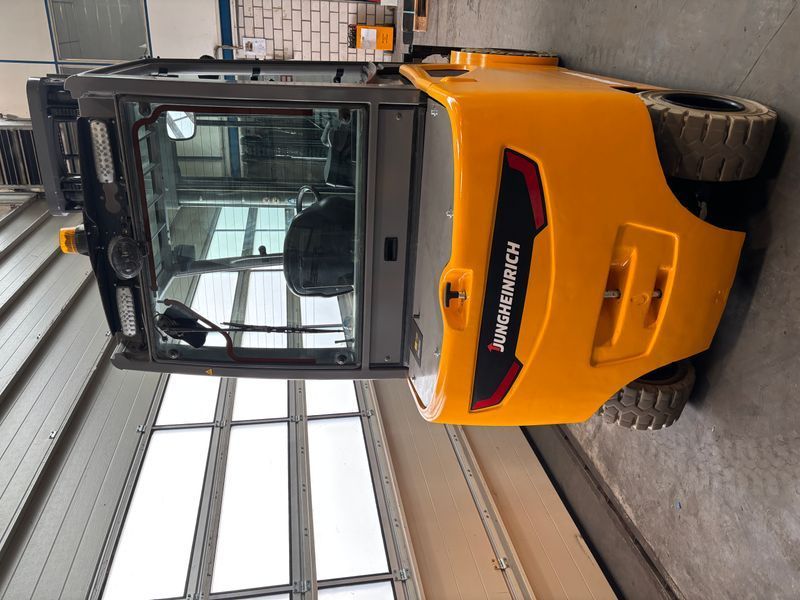 Used material handling equipment Jungheinrich EFG S 30- 650 DZ &mdash; Booster Lift