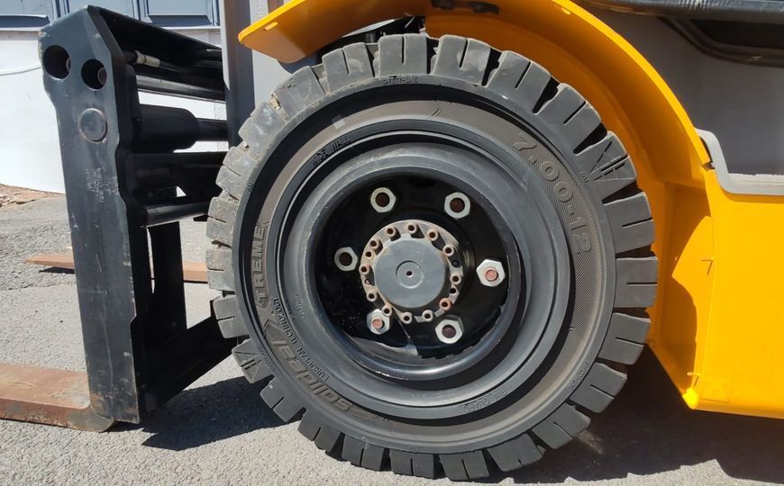 Použit&aacute; manipulačn&aacute; technika Jungheinrich DFG425 5.5m/ 610mh/ 4v &mdash; Booster Lift