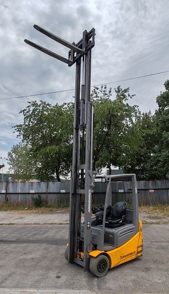 Used material handling equipment Jungheinrich EFG 213 Li-ion &mdash; Booster Lift