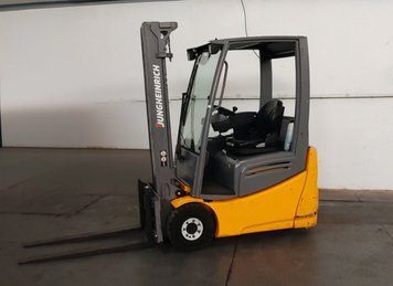 Used material handling equipment Jungheinrich EFG 215 4.8m/ 1826mh &mdash; Booster Lift