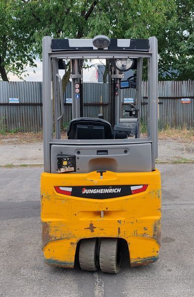 Used material handling equipment Jungheinrich EFG 213 Li-ion &mdash; Booster Lift