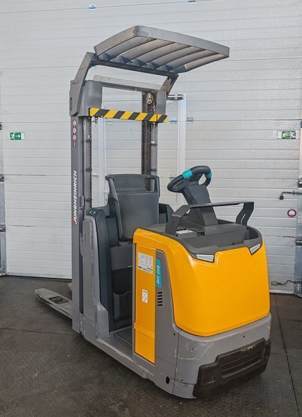 Použit&aacute; manipulačn&aacute; technika Jungheinrich ECC 210 3.2m/ 1031mh/ 2022y &mdash; Booster Lift
