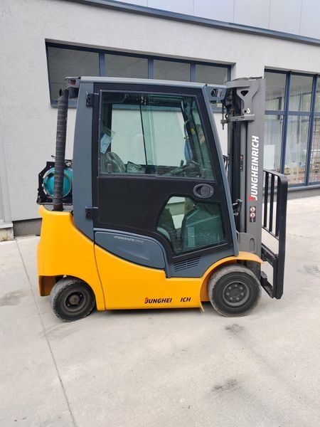 Použit&aacute; manipulačn&aacute; technika Jungheinrich TFG316s LPG/ 3.3m/ 2018y/ 9151mh &mdash; Booster Lift
