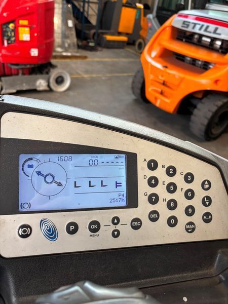 Used material handling equipment Still FMX20SE &mdash; Booster Lift