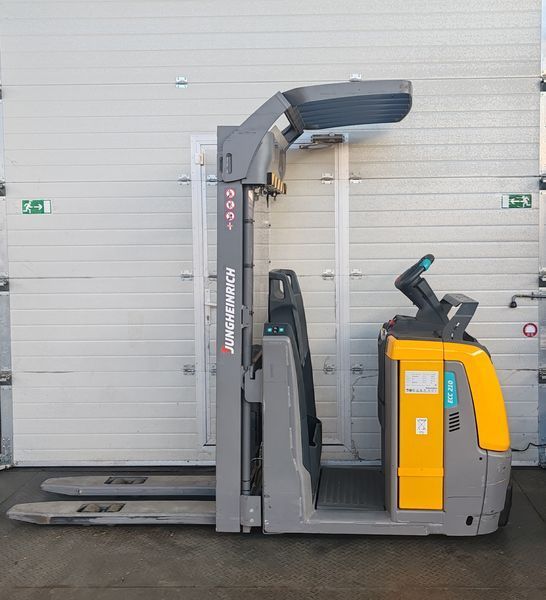Použit&aacute; manipulačn&aacute; technika Jungheinrich ECC 210 3.2m/ 1031mh/ 2022y &mdash; Booster Lift