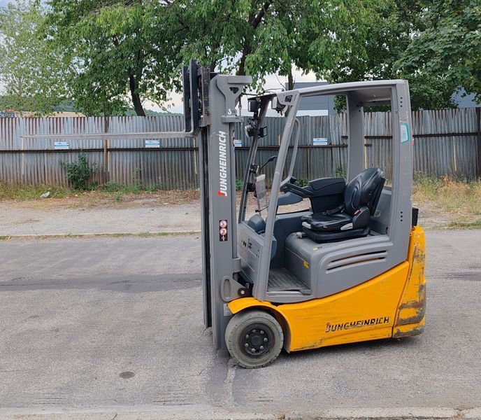 Used material handling equipment Jungheinrich EFG 213 Li-ion &mdash; Booster Lift