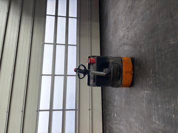 Used material handling equipment Jungheinrich ECU 16 &mdash; Booster Lift