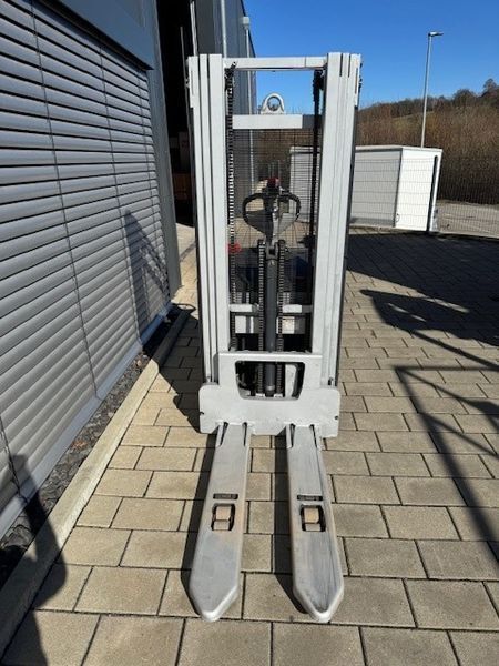 Used material handling equipment Still EXV14I Initalhub Triplex &mdash; Booster Lift