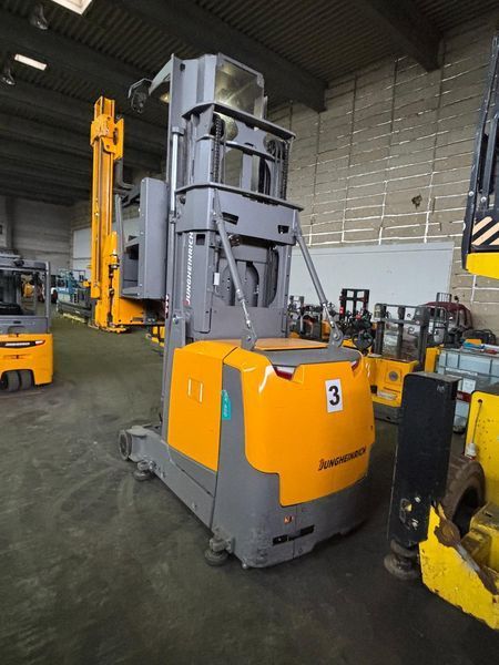 Použit&aacute; manipulačn&aacute; technika Jungheinrich EKX 410 &mdash; Booster Lift