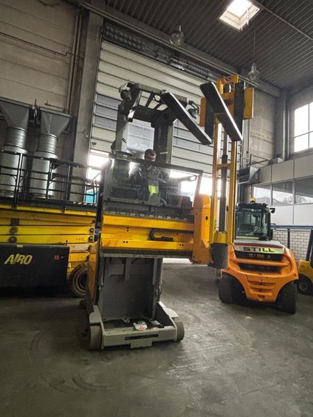 Použit&aacute; manipulačn&aacute; technika Jungheinrich EKX 410 &mdash; Booster Lift