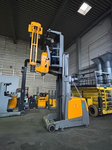 Použit&aacute; manipulačn&aacute; technika Jungheinrich EKX 410 &mdash; Booster Lift
