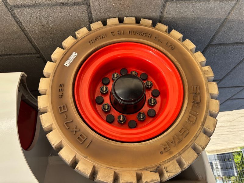 Použit&aacute; manipulačn&aacute; technika Bobcat B25NS Lithium Vorf&uuml;hrger&auml;t &mdash; Booster Lift