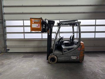 Použit&aacute; manipulačn&aacute; technika Still RX 20-20L &mdash; Booster Lift