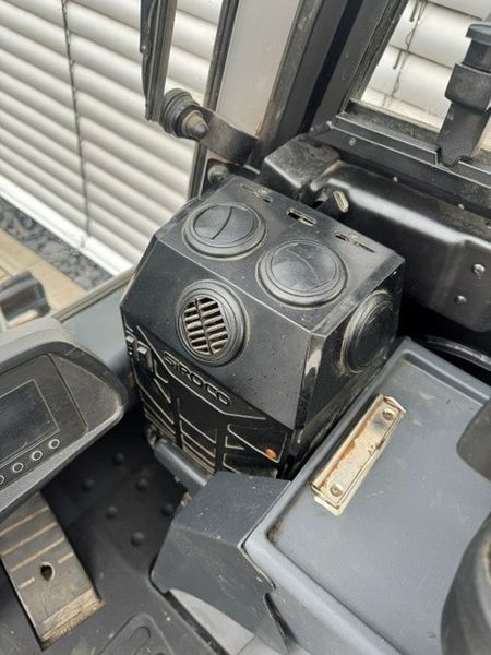 Used material handling equipment Jungheinrich EFG 318 Li-Ion &mdash; Booster Lift