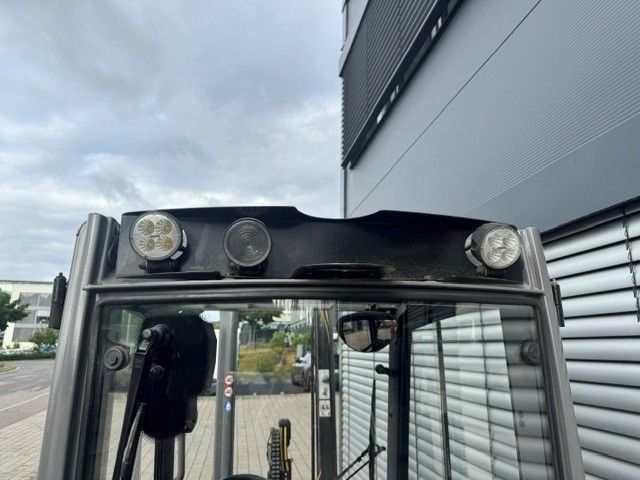Used material handling equipment Jungheinrich EFG 318 Li-Ion &mdash; Booster Lift