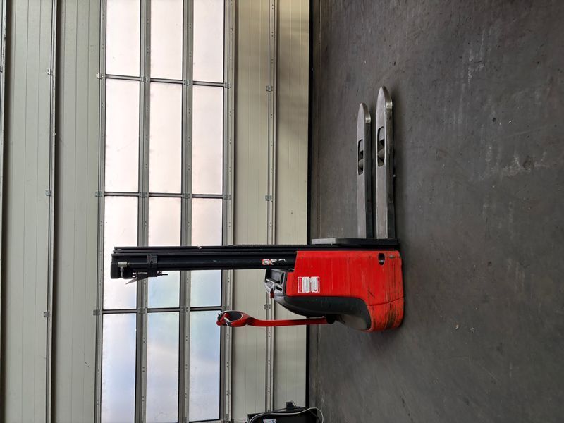 Použit&aacute; manipulačn&aacute; technika Linde L 10 &mdash; Booster Lift