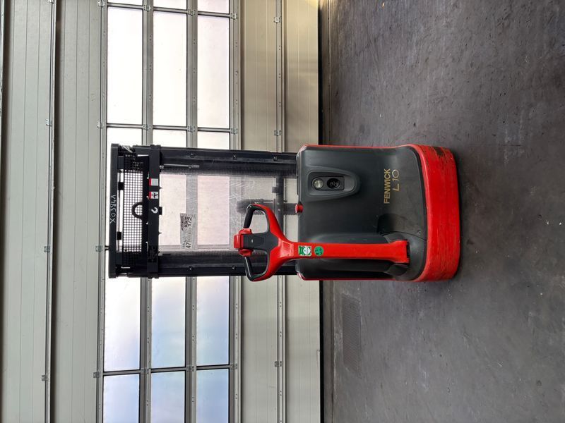 Použit&aacute; manipulačn&aacute; technika Linde L 10 &mdash; Booster Lift