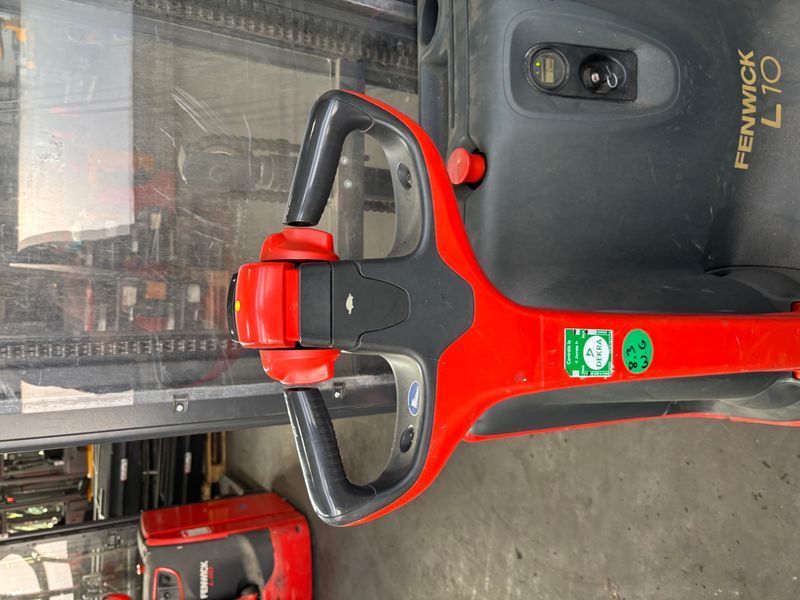 Použit&aacute; manipulačn&aacute; technika Linde L 10 &mdash; Booster Lift