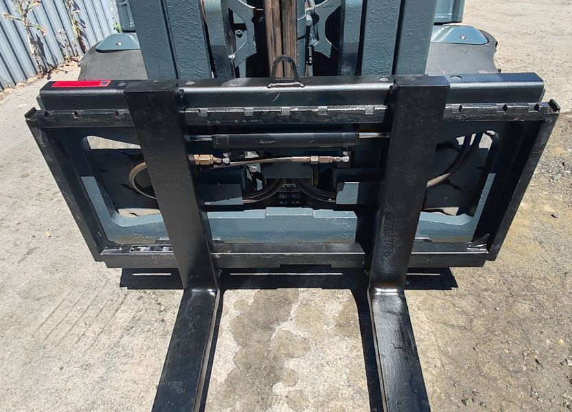 Použit&aacute; manipulačn&aacute; technika Linde H25D &mdash; Booster Lift