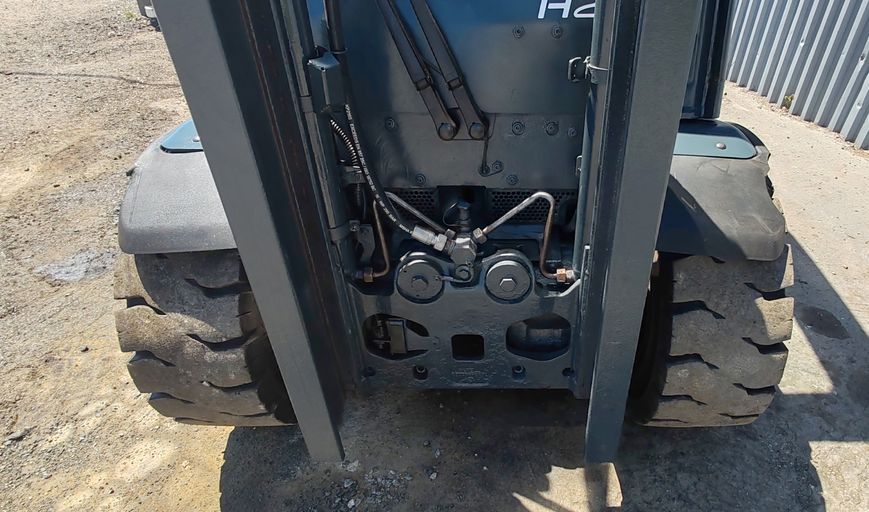Použit&aacute; manipulačn&aacute; technika Linde H25D &mdash; Booster Lift