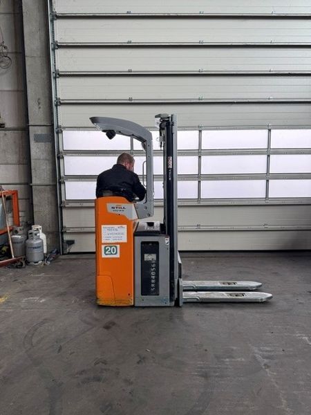 Použit&aacute; manipulačn&aacute; technika Still FXV14N &mdash; Booster Lift