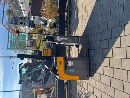 Used material handling equipment Jungheinrich EZS130 Li-Ion &mdash; Booster Lift