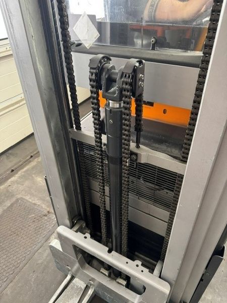 Použit&aacute; manipulačn&aacute; technika Still FXV14N &mdash; Booster Lift