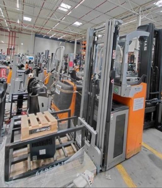 Použit&aacute; manipulačn&aacute; technika Still FXV14N &mdash; Booster Lift