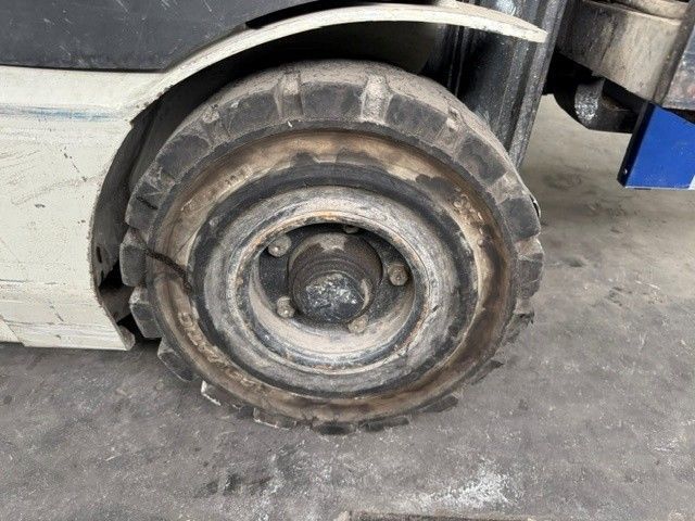 Used material handling equipment Still RX50-15 &mdash; Booster Lift