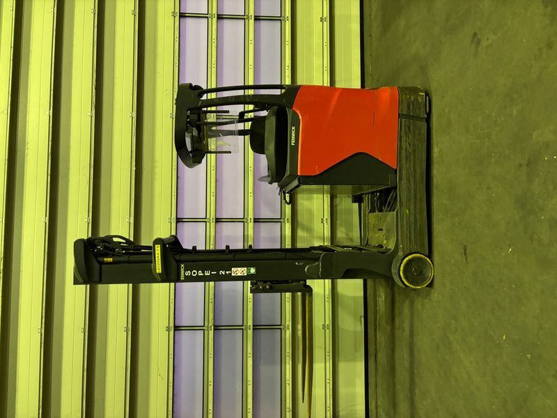 Used material handling equipment Linde R14B-01 &mdash; Booster Lift