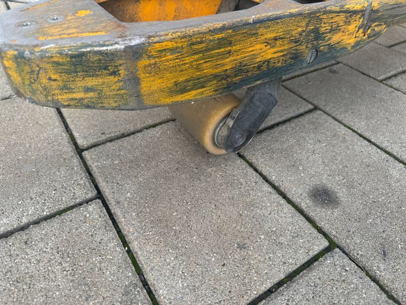 Used material handling equipment Jungheinrich ERE 225 DrivePlus &mdash; Booster Lift