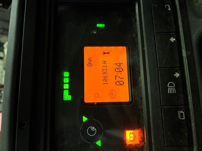 Used material handling equipment Linde R14B-01 &mdash; Booster Lift