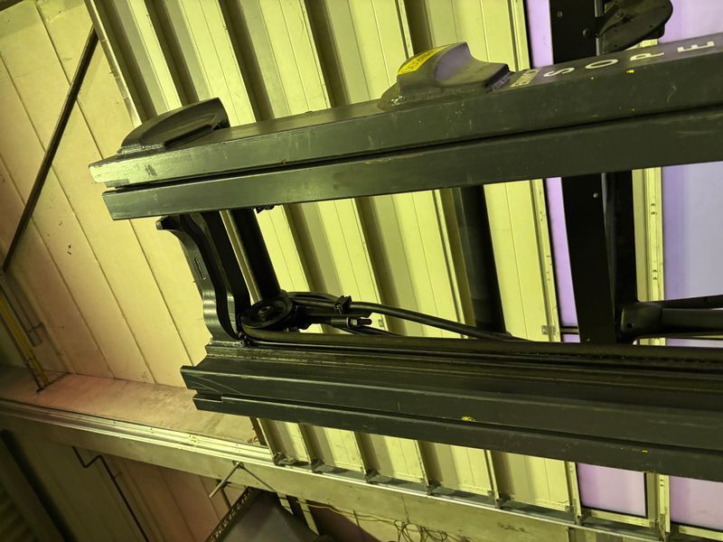 Used material handling equipment Linde R14B-01 &mdash; Booster Lift