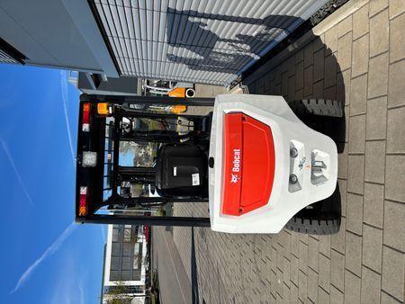 Použit&aacute; manipulačn&aacute; technika Bobcat B18NS &mdash; Booster Lift
