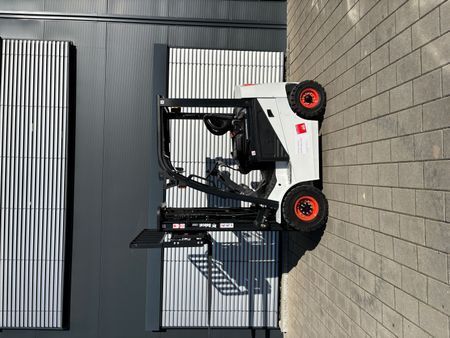 Použit&aacute; manipulačn&aacute; technika Bobcat B18NS &mdash; Booster Lift