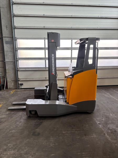 Used material handling equipment Jungheinrich ETV-Q25 &mdash; Booster Lift