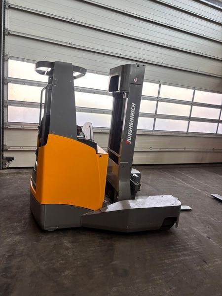 Used material handling equipment Jungheinrich ETV-Q25 &mdash; Booster Lift