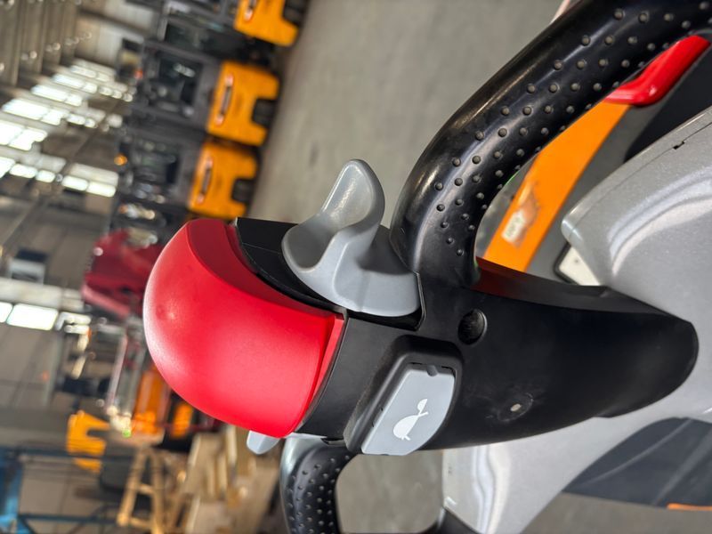 Used material handling equipment Still EXU 18 Li-lon &mdash; Booster Lift